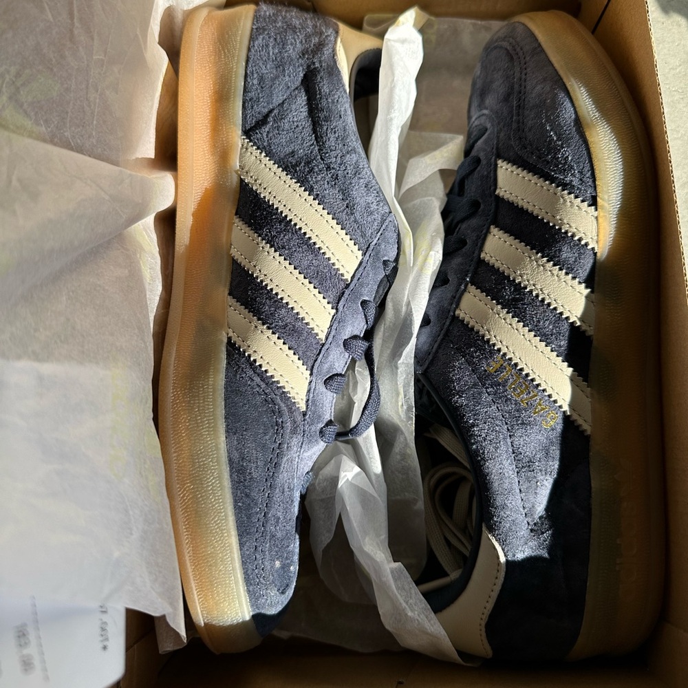 Adidas Gazelle Navy Blue Gum M6 / W8